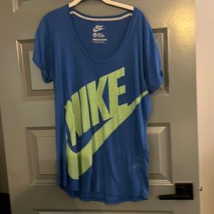 Nike top